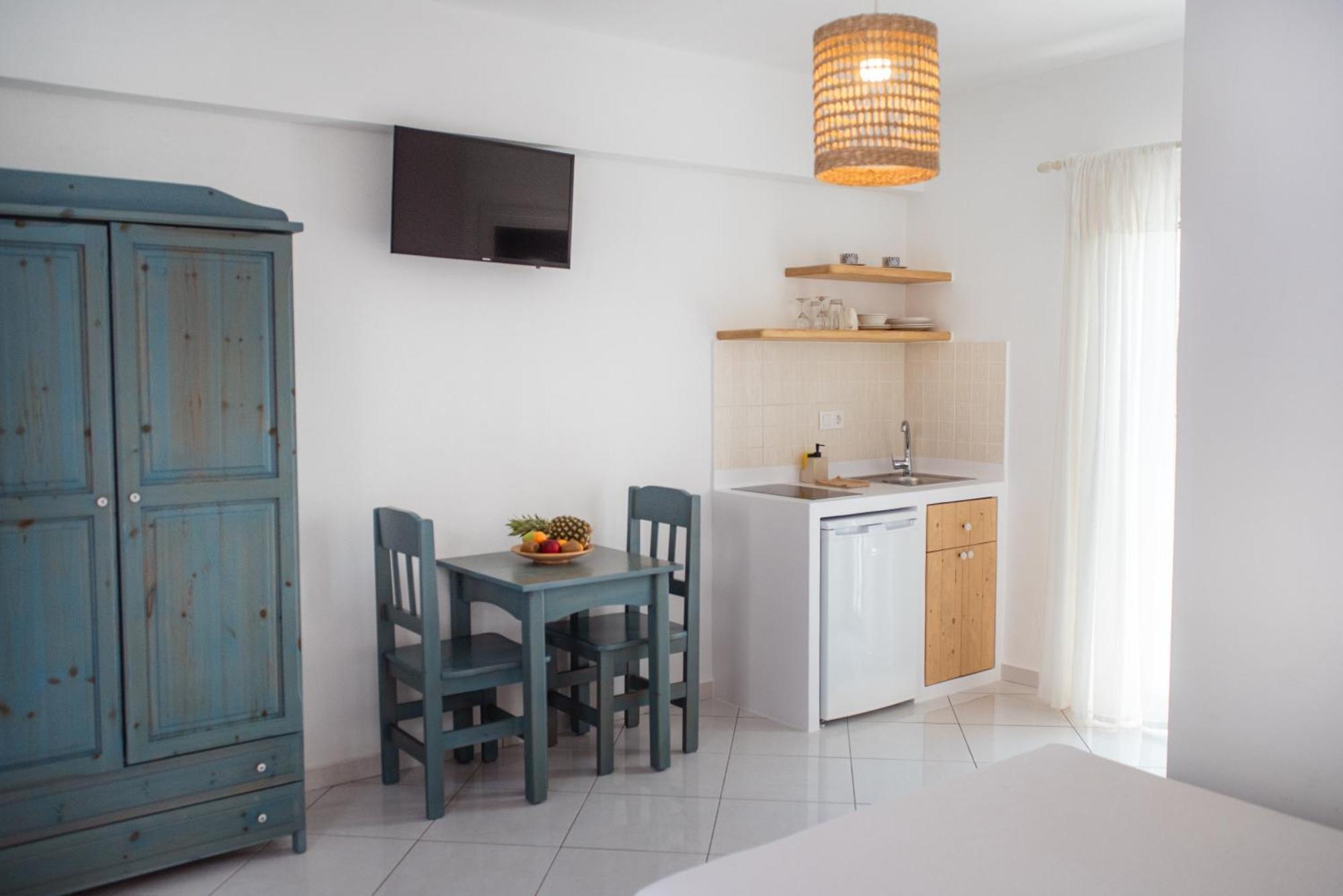 Naxos City Ikaros Studios & Apartments מראה חיצוני תמונה