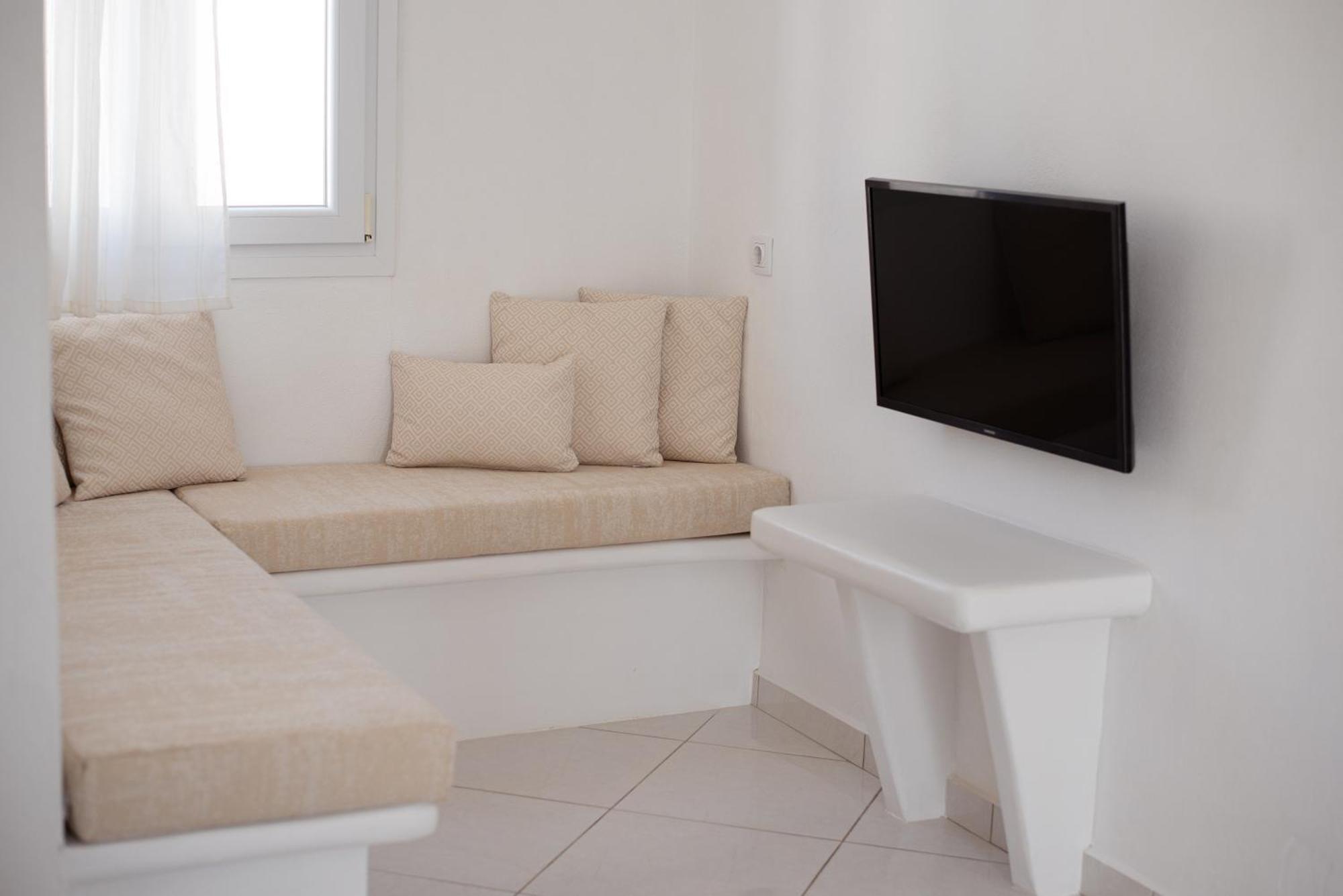 Naxos City Ikaros Studios & Apartments מראה חיצוני תמונה